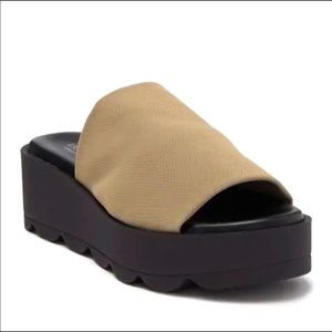 Donald Pliner Sandal • LOU • Size 6